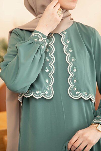 Nissra Ankanoor Embroidery and Cape Detailed Medina Silk Dress Anka265134