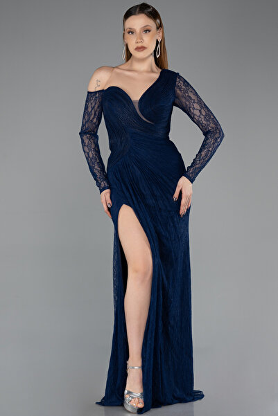 AYSHA BOUTIQUE Drapeli Göğüs Detaylı Yırtmaçlı Uzun Dantel Abiye