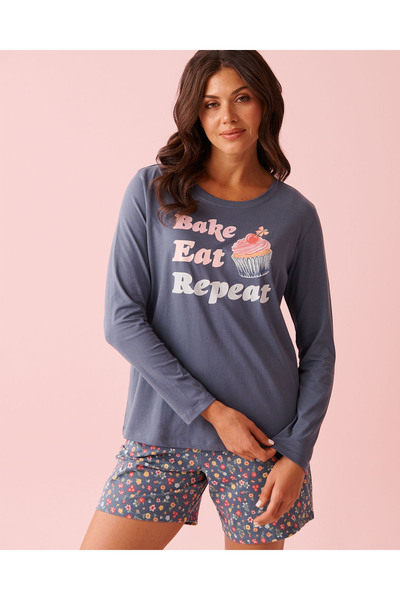 La Vie en Rose قميص قطن طويلة مطبوع عليه صورة كب كيك