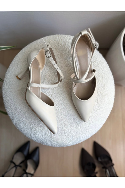 leopar by çetinay Lorisse - Sivri Burun, Çapraz Bant Detaylı Klasik İnce Topu...