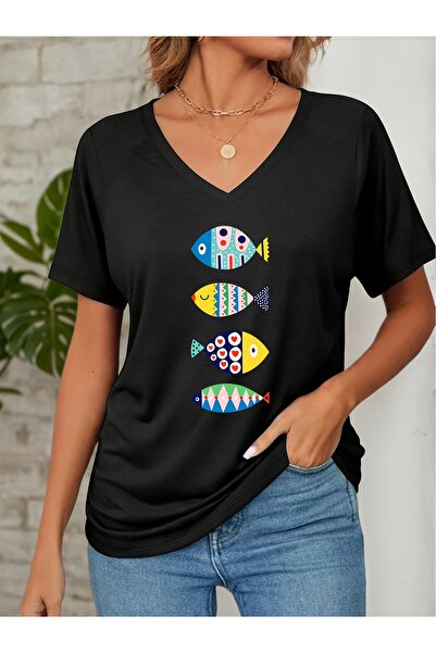 mercoledi تي شيرت نسائي من Fish مطبوع بأكمام على شكل حرف V وقصة عادية