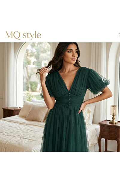 MQ Elegant "MQ style" dress made of fluffy tulle
