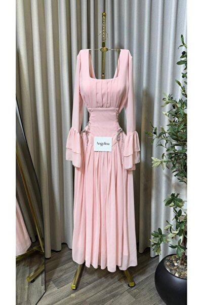 Angelinaa Lyubov's dress