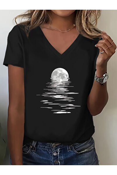 mercoledi Women's Dolunay Printed V-Neck Sleeved Regular Fit T-Shirt