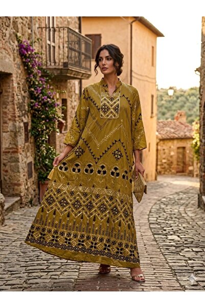 Pyramid masterpieces Women's jalabiya with a square neckline