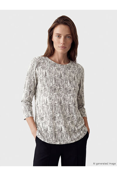 LC Waikiki RMZ GİYİM FARKIYA تي شيرت نسائي مطرز بياقة روبا