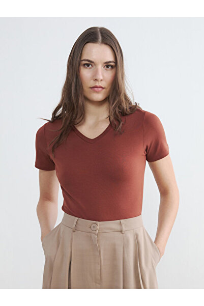 LC Waikiki Γυναικείο T-Shirt με λαιμόκοψη V