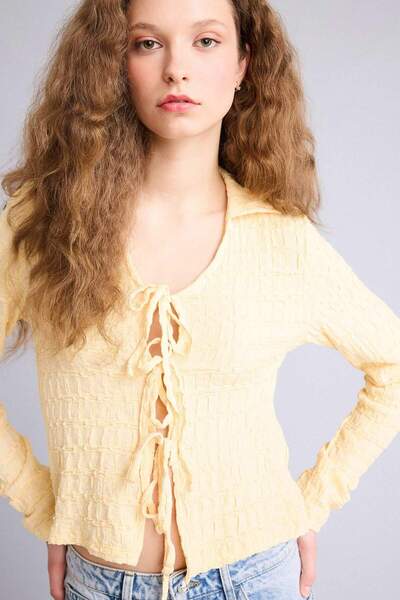 DeFacto Fitted Front Tie-Detail Wrinkled Blouse G9513Ax26Sp