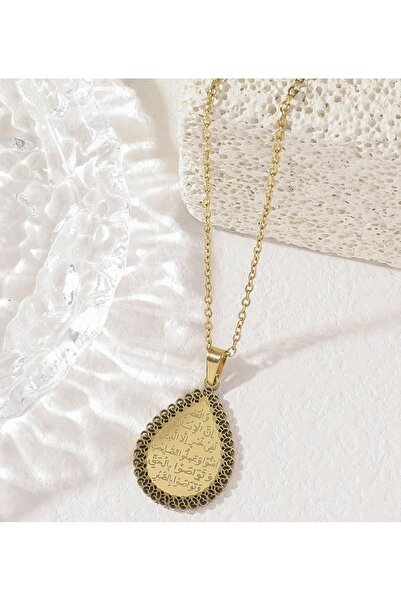 VEYA A sophisticated teardrop-shaped chain made of gold-plated steel with a b...