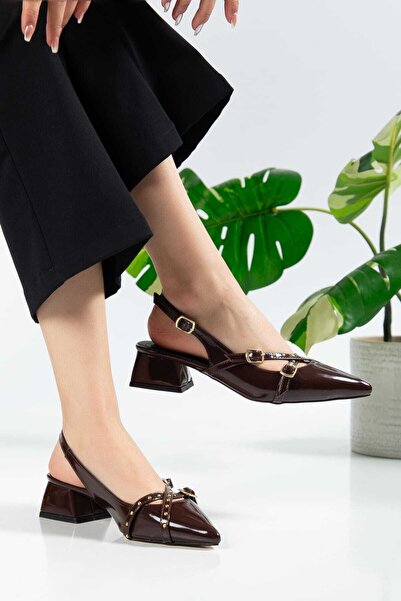 Lolo Life LOLO-004 حذاء دافين ذو تفاصيل مرصعة ورباط عند الكاحل ومفتوح من الخل...