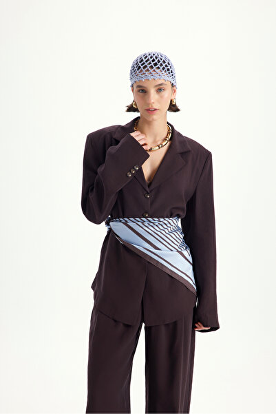 MAI STUDIOS CO. طقم بنطلون وسترة بني من بريز بأربطة