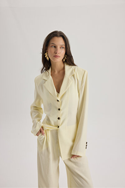MAI STUDIOS CO. طقم سترة وبنطلون بريز بأربطة باللون الأصفر