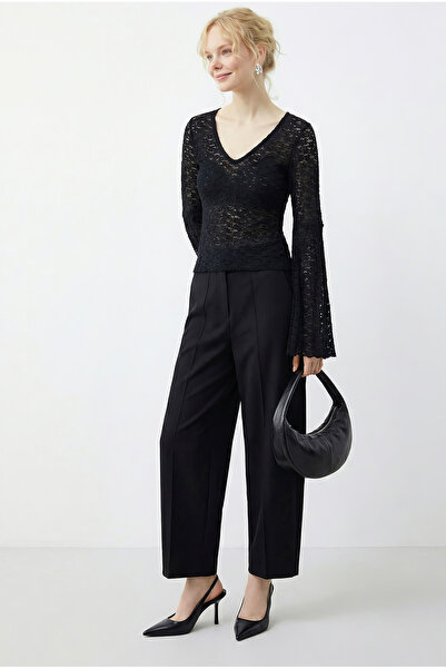 Bianco Lucci Bluză de damă cu decolteu în V și detaliu plisat, mânecă spaniol...