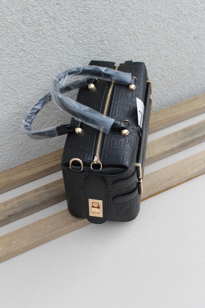 Yama Yagi Kutu Model El Ve Omuz Kadın Çantası