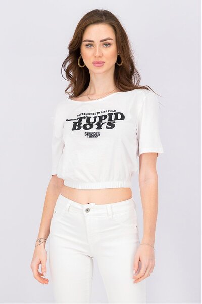 Undiz بلوزة نسائية قصيرة الأكمام بياقة قارب وطبعة جرافيكية، باللونين الأبيض و...