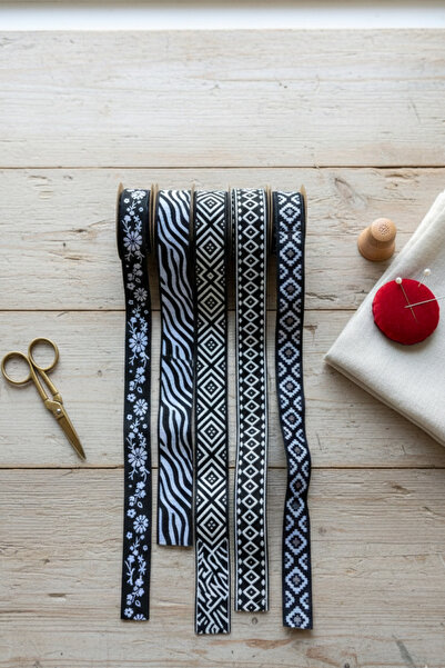 FANTASTIC KURDELE 5-Piece Black and White Jacquard Ribbon Set - Zebra and Geo...