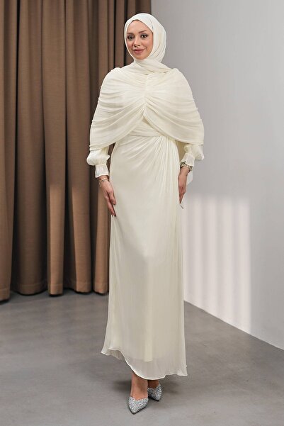 İmajButik Cream-Colored Draped Front Gown with a Movable Cape