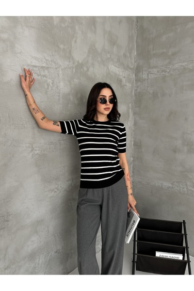 Noi Belis Απαλής υφής Ριγέ Πλεκτή μπλούζα με λαιμόκοψη ποδηλάτου SS26BZ0044