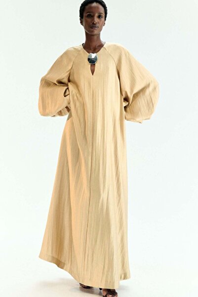 H&M فستان بتفاصيل معدنية