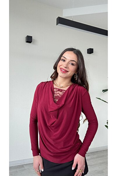 Şamdan A soft, long-sleeved blouse adorned with lace details - Made in Turkey
