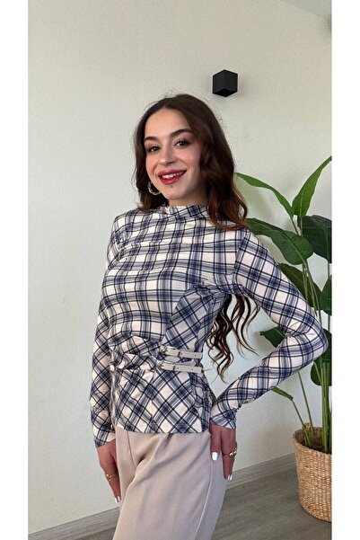 Şamdan Long-sleeved blouse adorned with accessory details - Made in Turkey