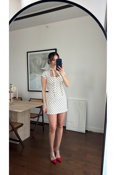 sinemkivanc co PUANTİYE DESEN İÇİ ŞORTLU ELBİSE