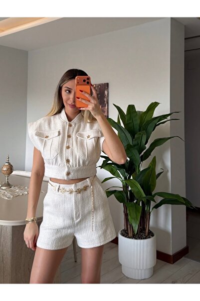 Quzu Gold Kemer ve Düğme Detaylı Tüvit Şort Yelek Takım Ekru
