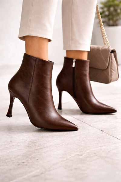 Ymn ayakkabı Luna Kahve Sivri Burun Bilek Boy Kadın 9 cm İnce Topuklu Günlük Bot