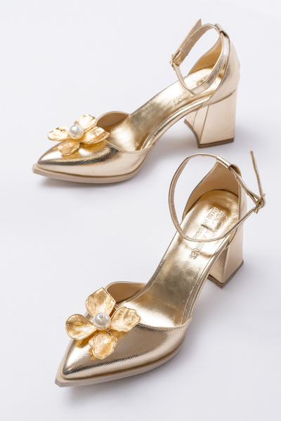 trendyes Παπούτσια Grace με λεπτομέρεια από πέρλες, μυτερή μύτη και χοντρό τα...