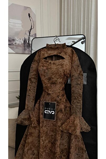 FASHION A soft, beige floral dress with a high neck and wide sleeves for a fe...