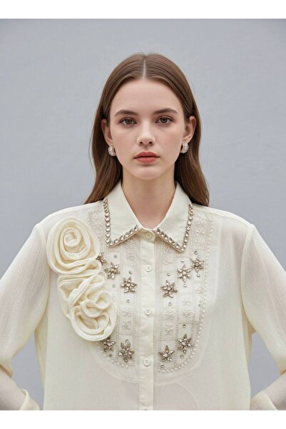 Rabiossa Kadın Beyaz 3D Gül Aksesuarlı Taş ve İnci İşlemeli Gömlek