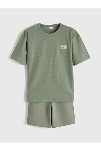LC Waikiki Boy's Short Sleeve T-Shirt and Shorts
