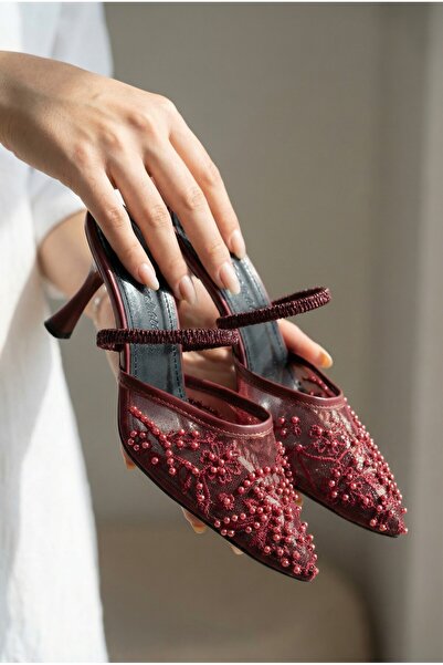 ELMANDO حذاء نسائي بكعب من فوماكس مع تطريز وتفاصيل مطبوعة بالخرز باللون الأحم...