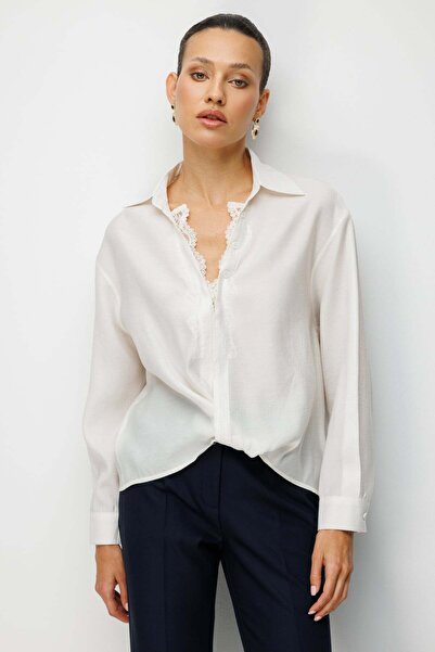 Ekol Dantel Detaylı Büzgülü Bluz