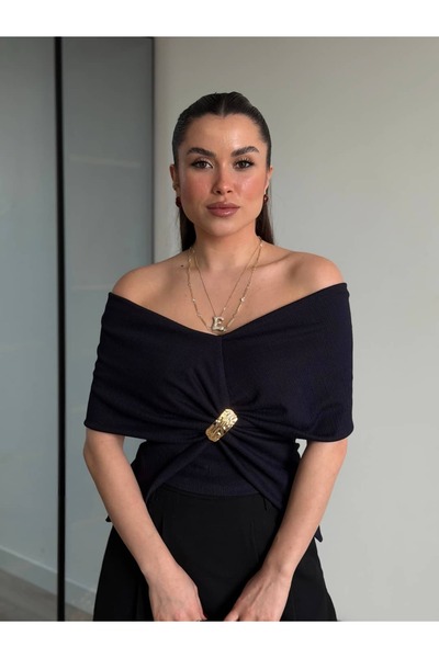 ROUPAS COLLECTİON Toka Detay Madonna Yaka Bluz