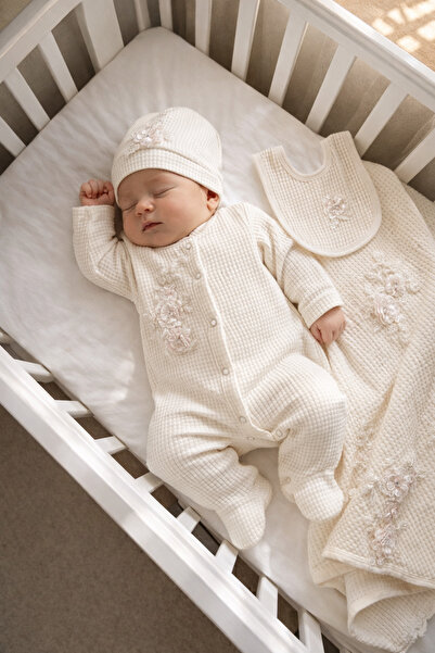 Mert Baby İthal Dantelli Waffle Kumaş 5'li Organik Hastane Çıkış Seti %100 Pa...