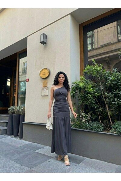 Modafeminen Dimljena maksi haljina na jedno rame 583010