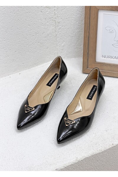 NUR KARACA 25106301Y Дамски обувки с висок ток и метален лого детайл отпред, ...