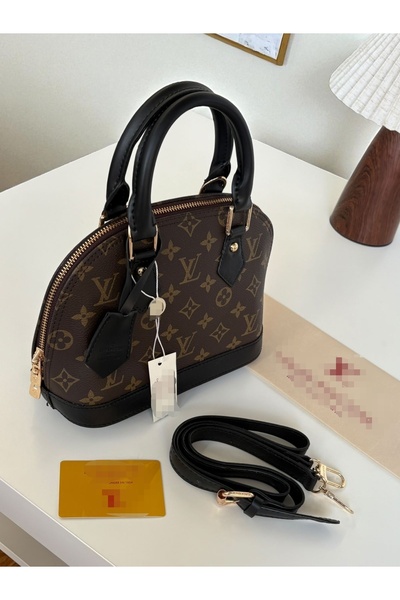 Generic حقيبة يد و كتف خامه عاليه مع الملحقات بدون علبه