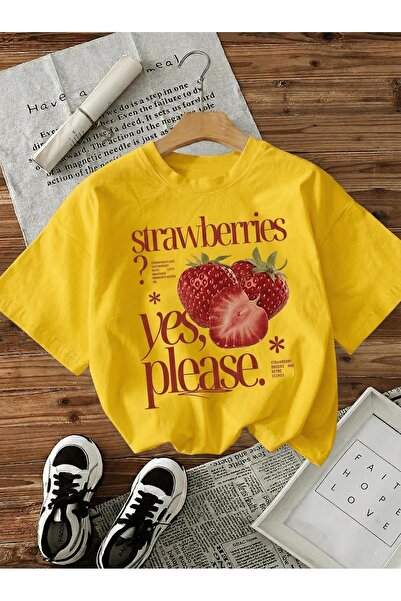 Oksit Vintage Style Strawberry Printed Women's Oversized Cream T-Shirt - Cott...