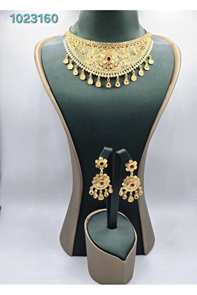 Arjwan Accessories A stunning women's jewelry accessory set