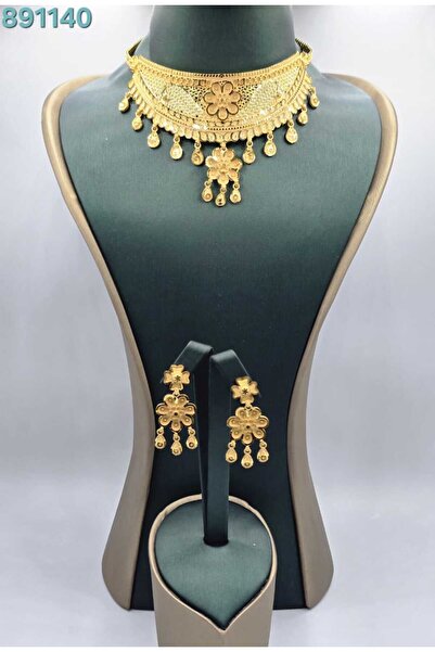 Arjwan Accessories A stunning women's jewelry accessory set