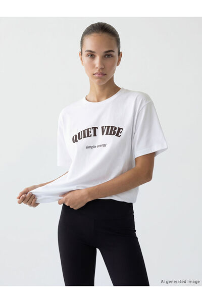 LC Waikiki Γυναικείο αθλητικό μπλουζάκι με λευκό λαιμόκοψη με τύπωμα oversized