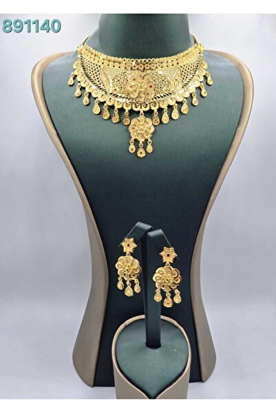 Arjwan Accessories A stunning women's jewelry accessory set