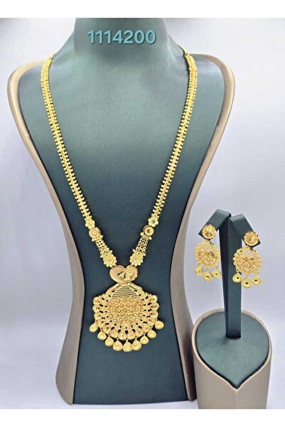 Arjwan Accessories A stunning women's jewelry accessory set