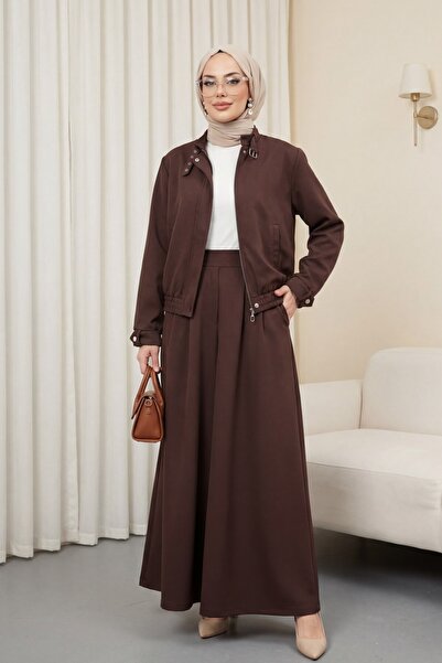 Modamorfo Ocean Suit with Collar and Sleeve Cuffs, Belt Jackets and Pleated W...