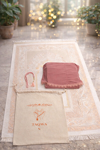 İstanbuliyah Hediyelik 4’lü İbadet Seti – Şönil Seccade + Namaz Elbisesi + İn...