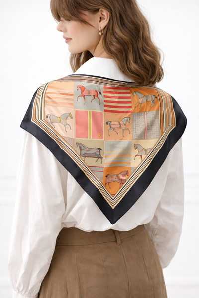 MOORİ At Figürlü Desenli 70x70 cm Saten Fular – Şık Kare Fular