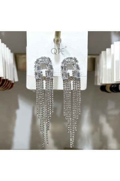 GLOW ACCESSORIES BAE أقراط Qpe Vip من الفولاذ المقاوم للصدأ والزركون مرصّع با...