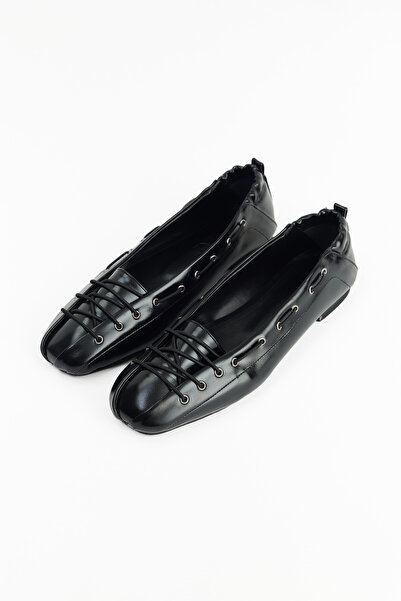 Molene Siyah Bağcıklı Babet